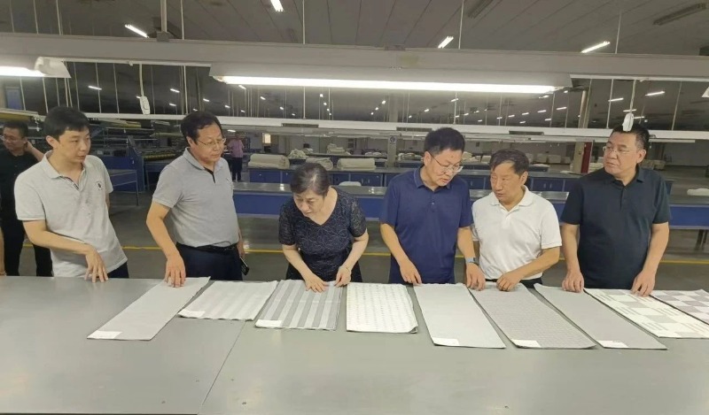 中國紡聯(lián)行業(yè)發(fā)展部和國家先進功能纖維創(chuàng)新中心領(lǐng)導到常山集團開展調(diào)研